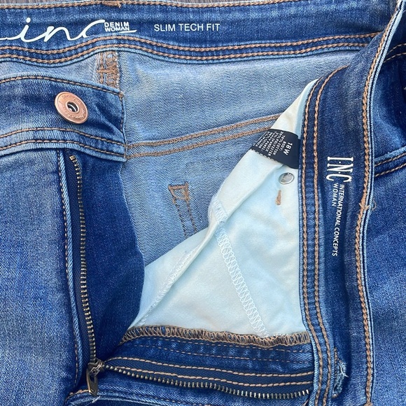 INC Slim Tech Shorts Size 18W - Picture 2 of 3